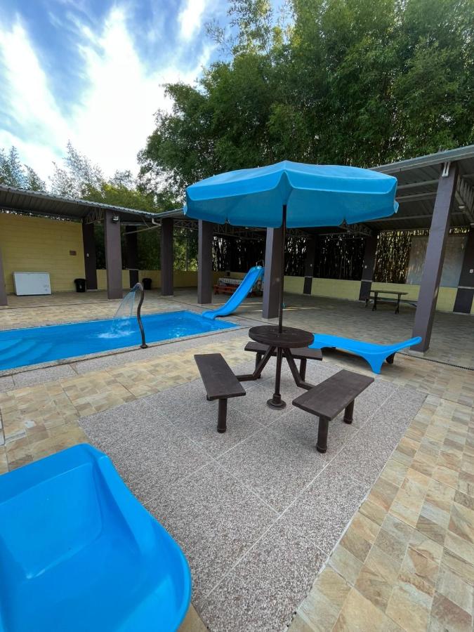 Chácara charmosa com piscina, campo de futebol - B&B
