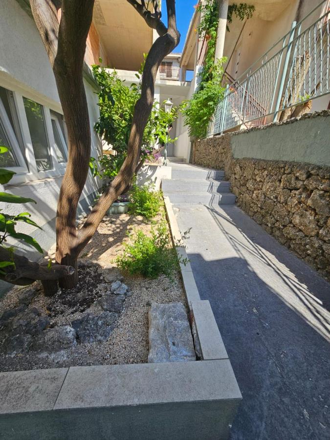 Chapel Road Apartments - B&B Baška Voda