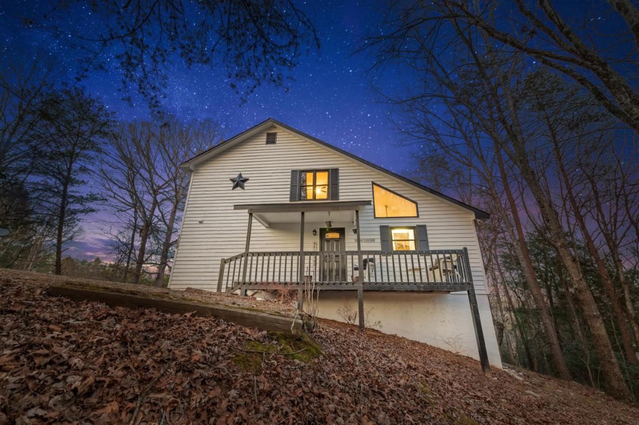 Golf, Hot tub, Arcade, Poker Table, Wildlife, Internet, Pet Friendly, Name-May the Course Be With You - Chambres d'hôtes Ellijay
