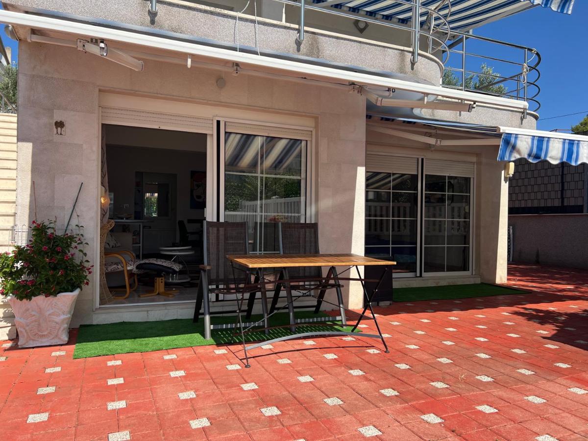 Apartments Zrinka - Ferienwohnung Okrug Gornji