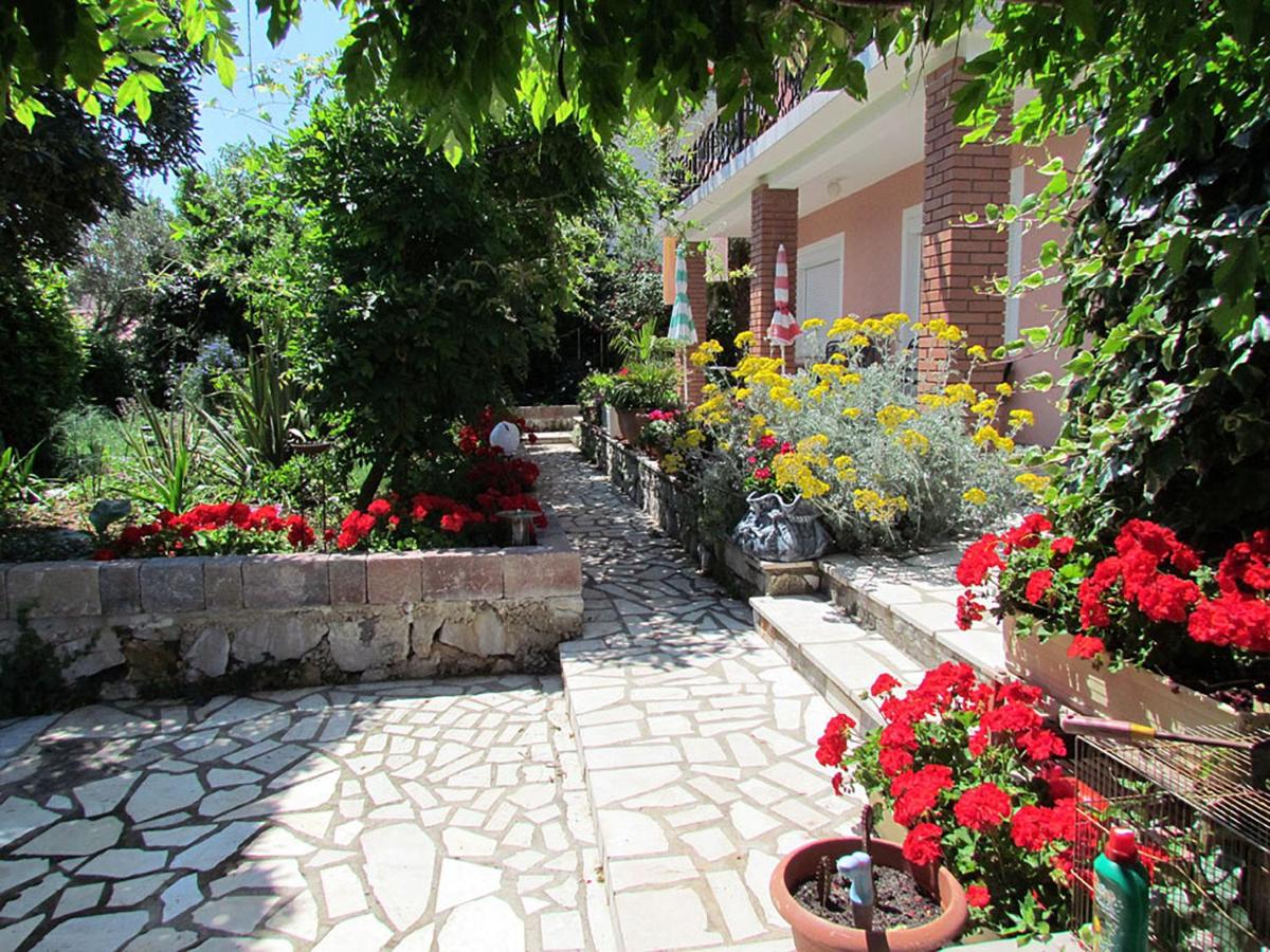 Apartments Bura & Jugo, Cres, without stress - Chambres d’hôtes Cres