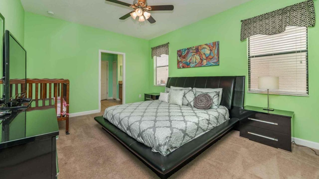 SHVCG1 - Champions Gate #1 - Luxurious 8 Bedroom Pool Villa with Theater - B&B Davenport