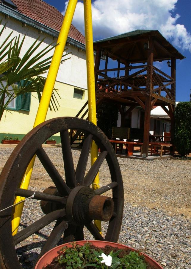 Unicum Vendégház - Chambres d’hôtes Abádszalók