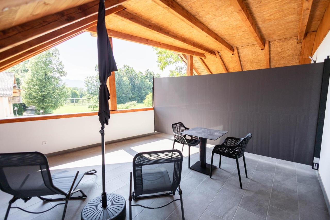 Studio mit Balkon