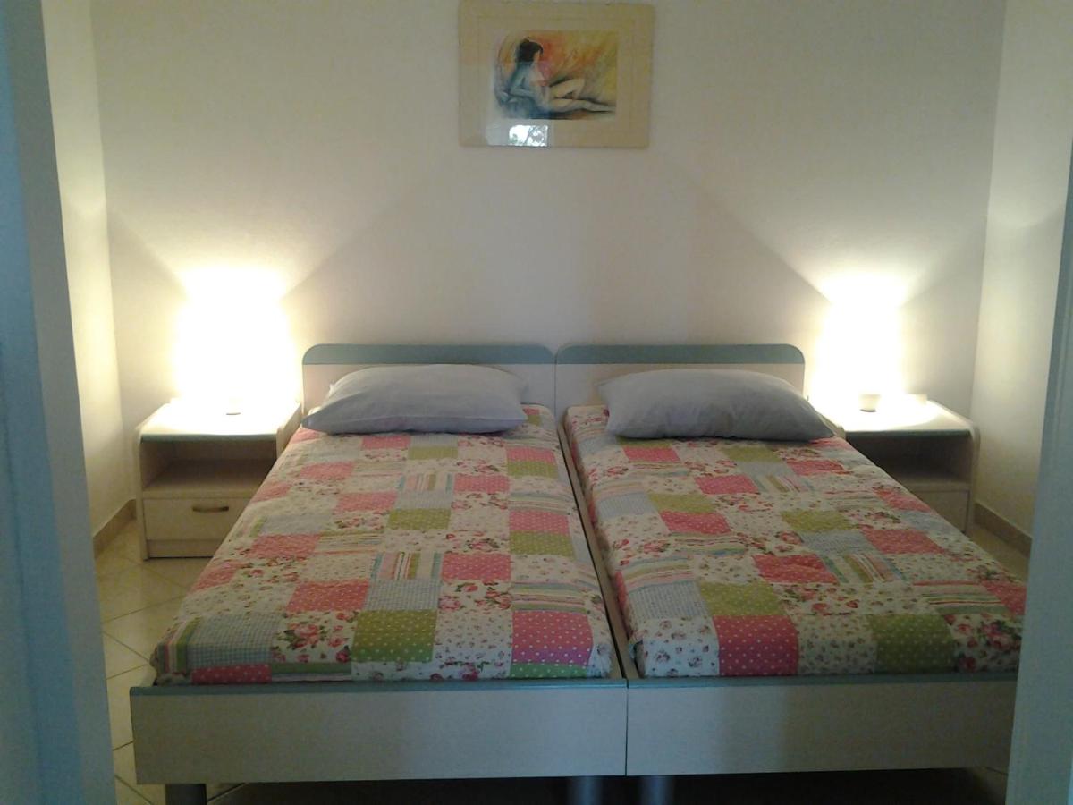 Appartamento Comfort con 2 Camere da Letto, Terrazza e Vista Mare