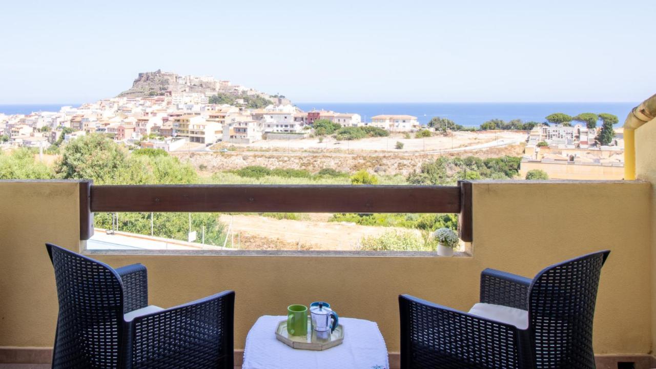 Vista sul Borgo Antico e Piscina - Ferienwohnung Castelsardo