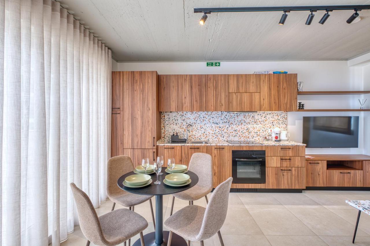 Juliet Residence, Penthouse , Your Home Away from Home in Gzira by SF HOMES - B&B Il-Gżira