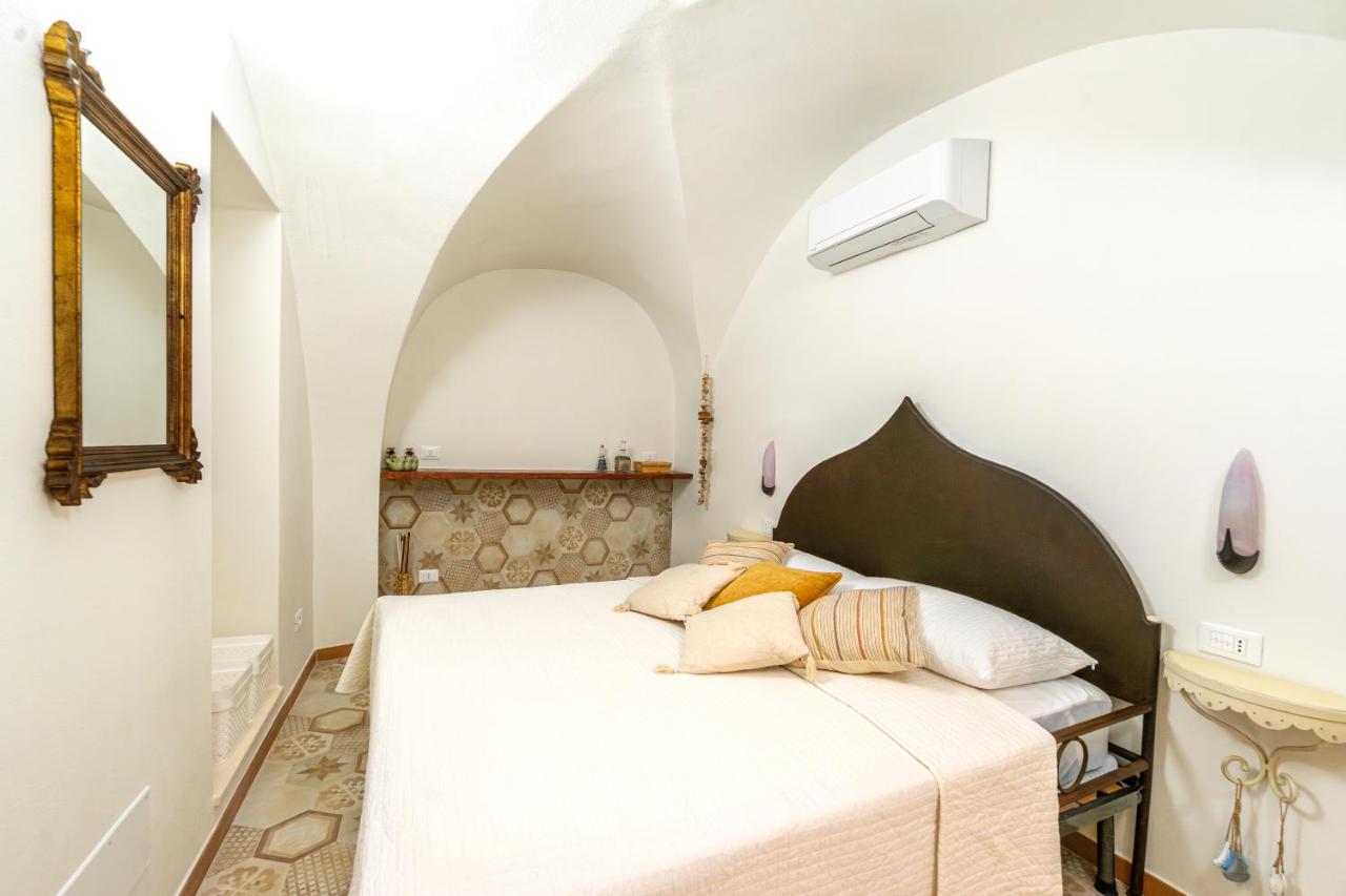 Cà di Matetti - Esclusivo nel Borgo Saraceno a due passi dal Mare - Bed and Breakfast Varigotti