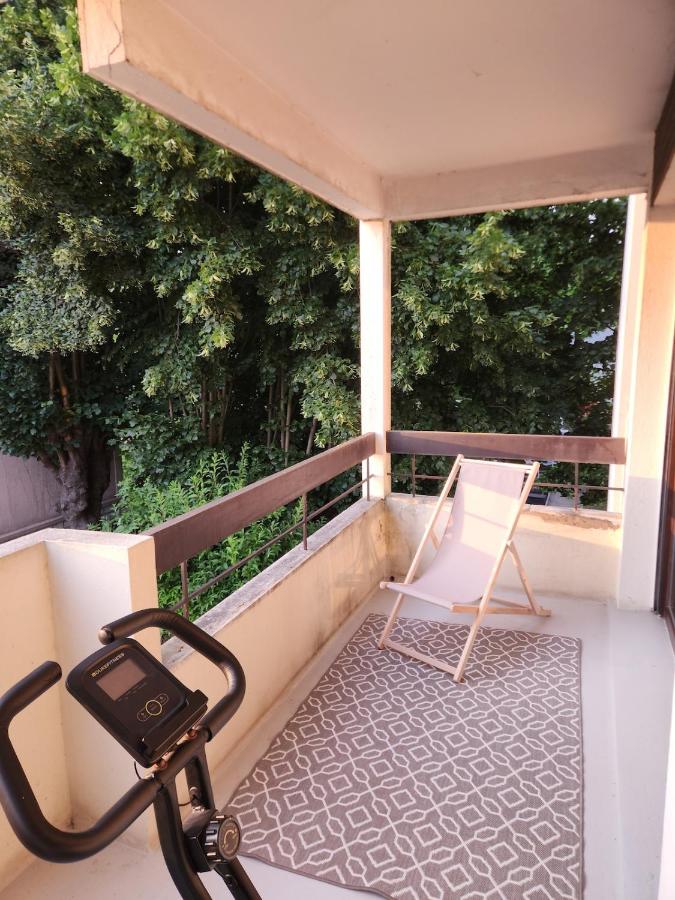 Fully-equipped large studio with terrace - B&B Rueil-Malmaison