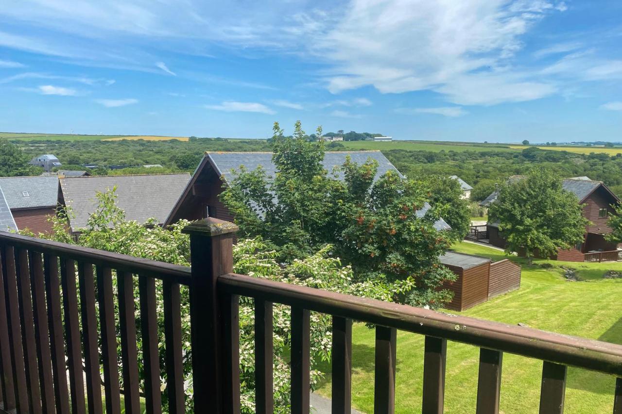 Holiday lodge, on-site watersports, Retallack Resort - B&B Saint Columb Major
