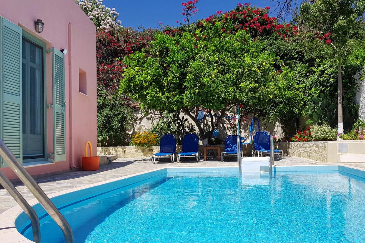 Villa Sunset with stunning sea view, kids area and hammocks on roof terrace - B&B Agía Triáda