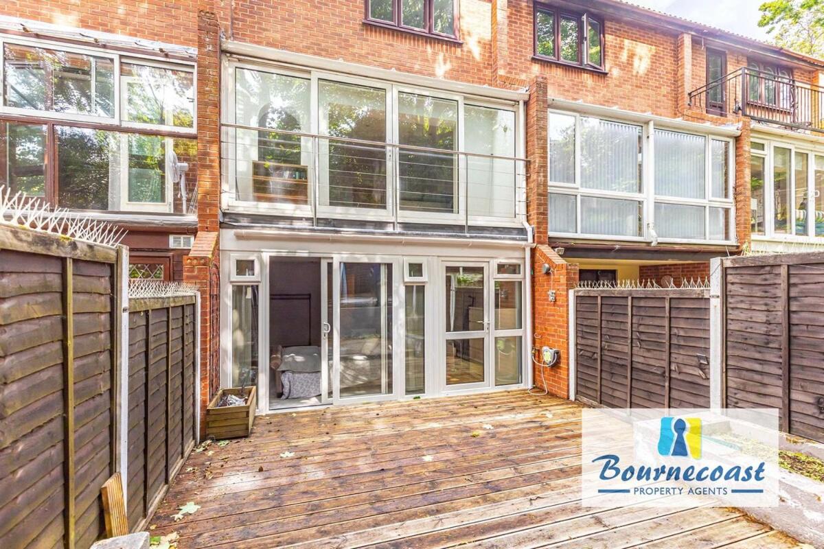 Bournecoast - Town centre home with outside decking and parking - HB9635 - Ferienwohnung Bournemouth