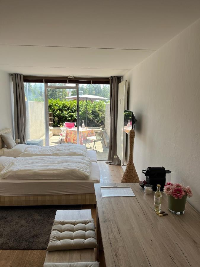 Charmant studio avec piscine à deux pas du centre - B&B