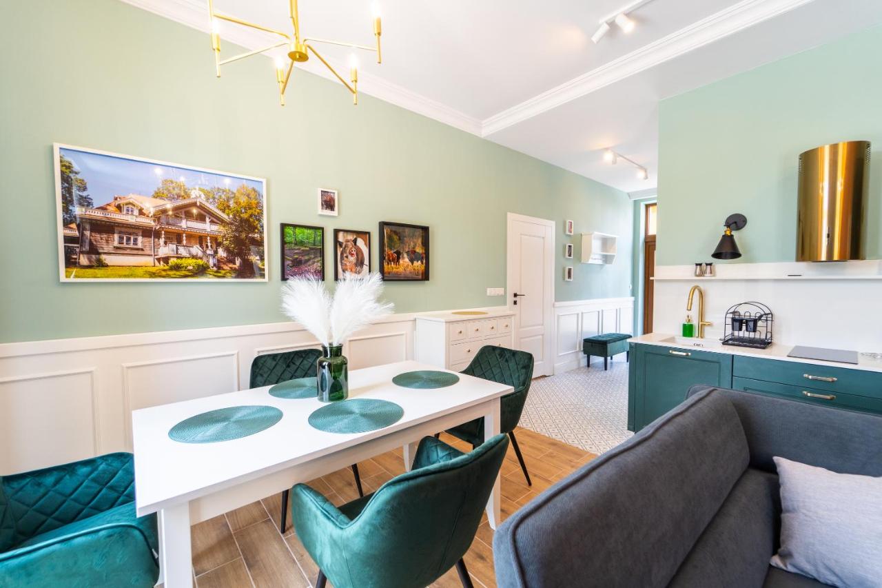 Deluxe One-Bedroom Apartment with Garden View