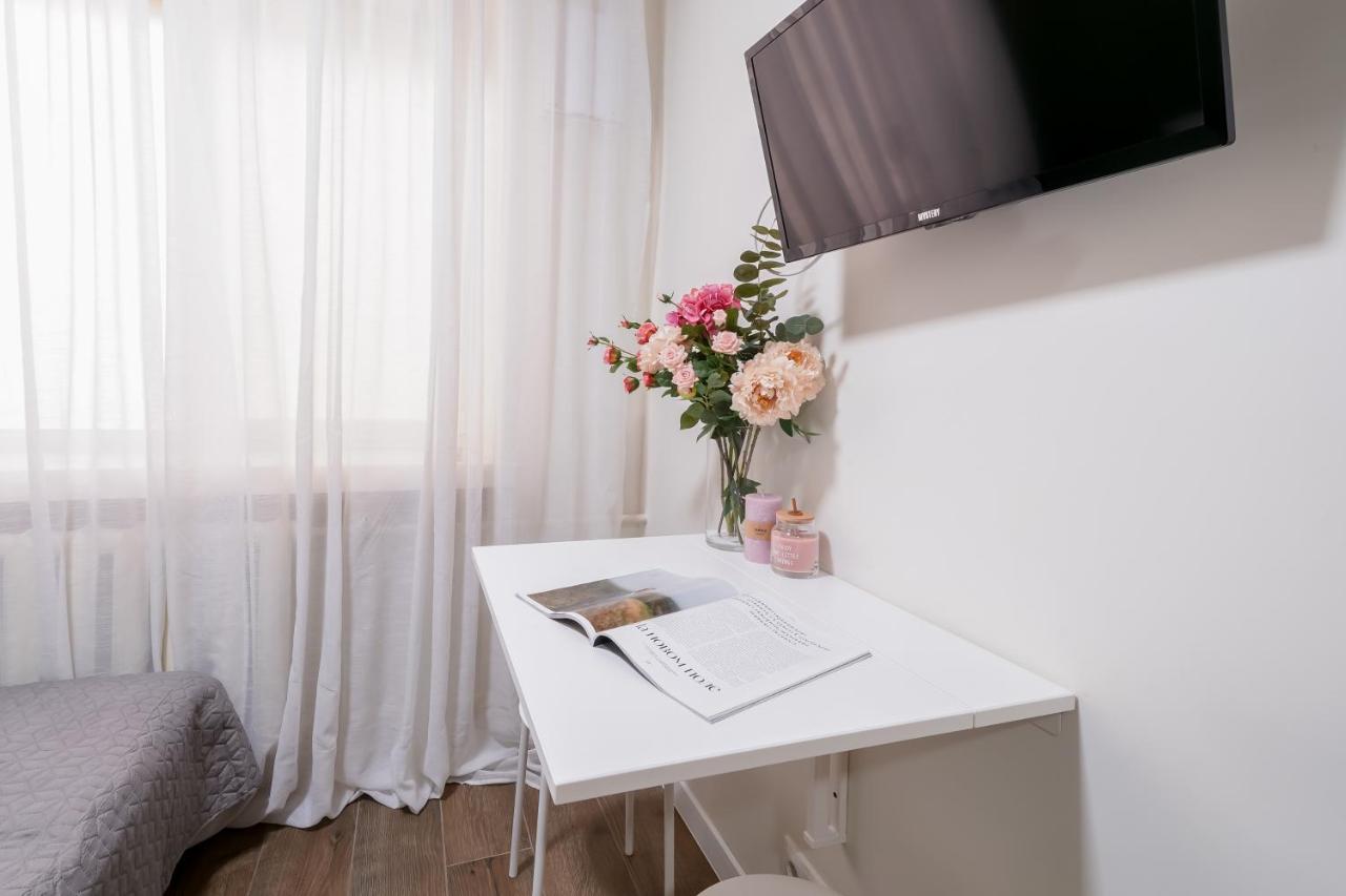 Апартаменти MYFREEDOM неподалік метро ВОКЗАЛЬНА, перший поверх - Bed and Breakfast Kyiv