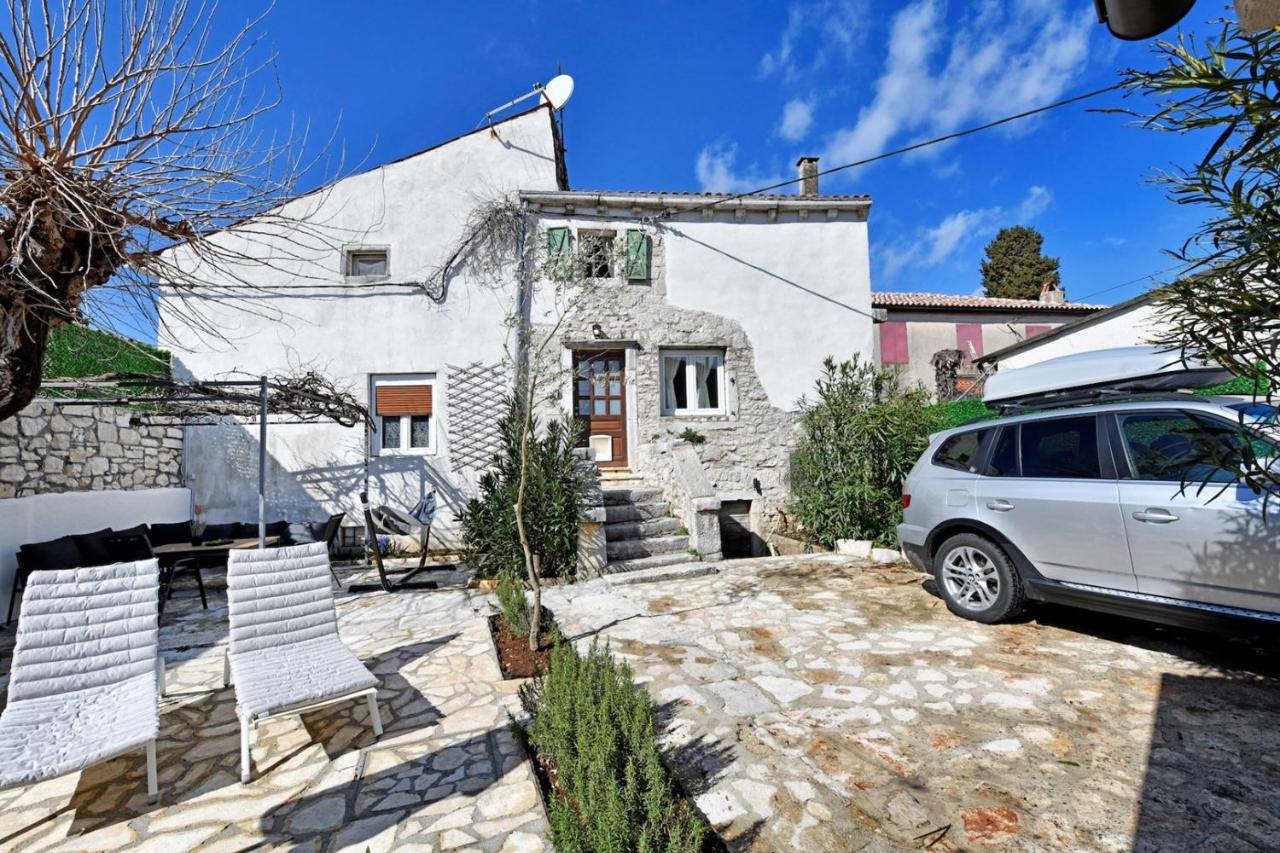 Holiday house Vento with private backyard - Ferienwohnung Poreč