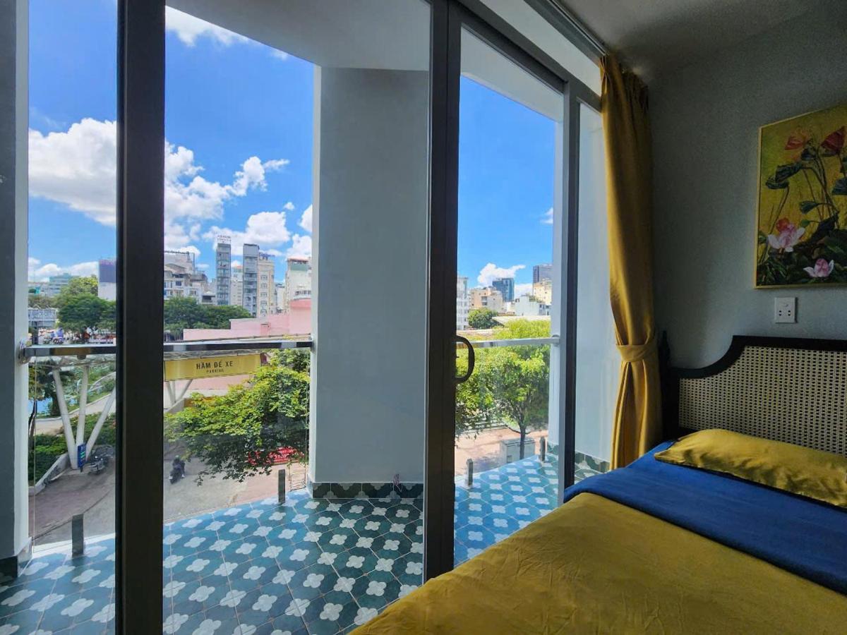 Soho Premium Suites - Ben Thanh Market Area & SG's Heart - B&B Ho Chi Minh