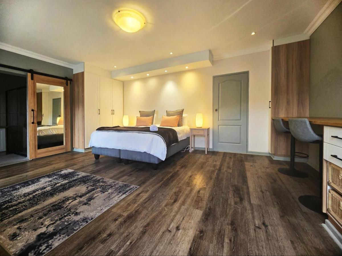 Premium King Room