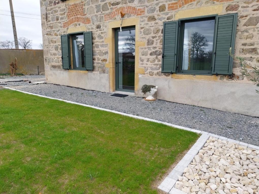 La Petite Ferme Aux Prés - B&B Saint-Germain-Lespinasse