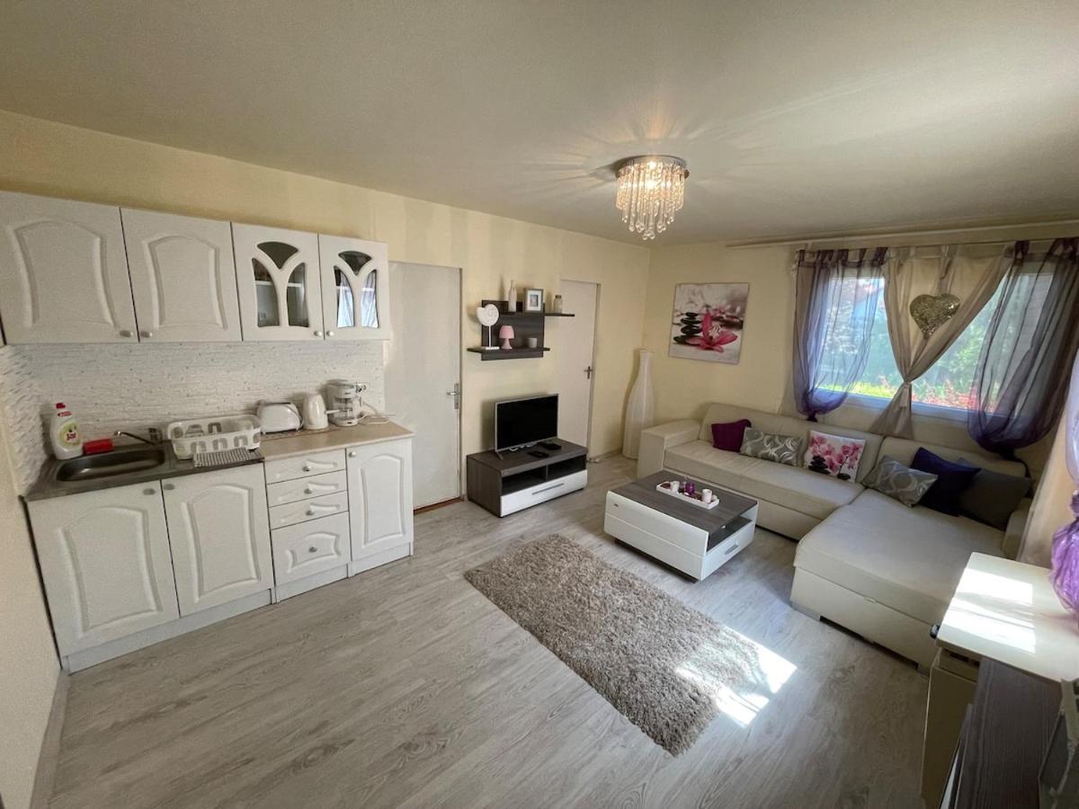 Csipke Apartman - Ferienwohnung Mezökövesd