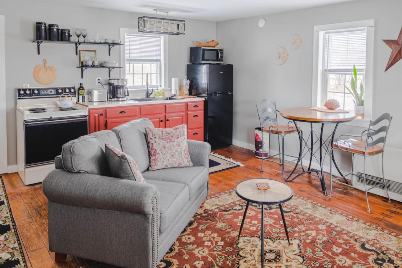 Historic Farmhouse Apartment - B&B Fairfield