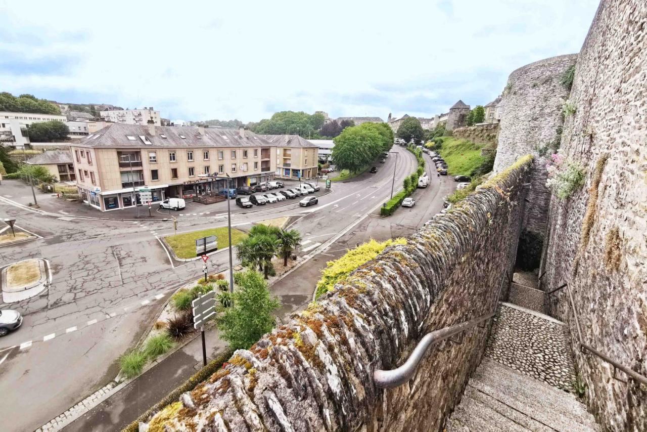 LES CLES DES REMPARTS - Appartement privé à thème tout équipé - Atypique - Centre Saint-Lô - Gare - Haras - Parking public gratuit - Entrée autonome - Wifi - Netflix - TV XXL - Lit 160x200 - B&B