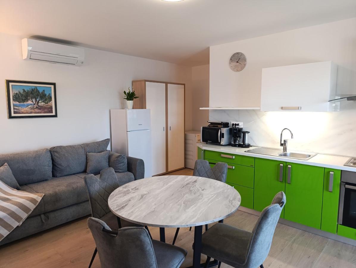 One-Bedroom Apartment with Terrace and Sea View