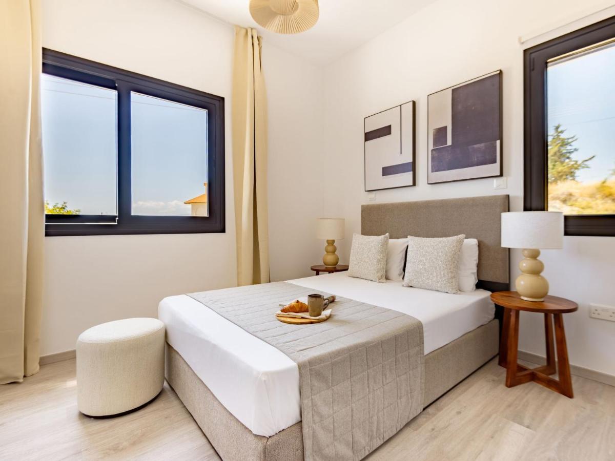 One-Bedroom Apartment with Balcony