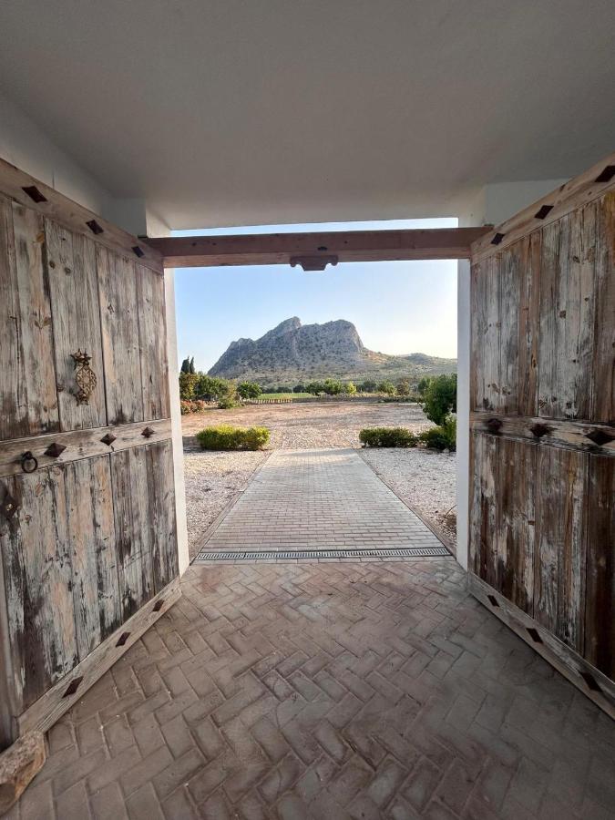 Alojamiento rural Peña de los Enamorados - B&B Antequera