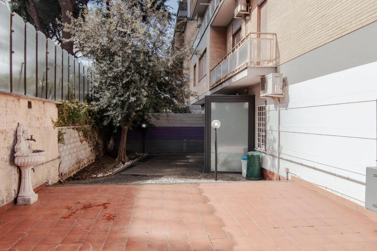 Nice Place appartmento metro Laurentina - B&B Rome