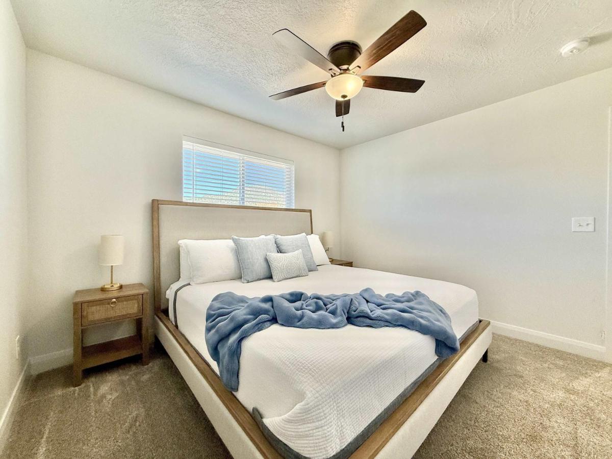 Townhome in Glendale UT near Zion with hot tub - Chambres d'hôtes Glendale