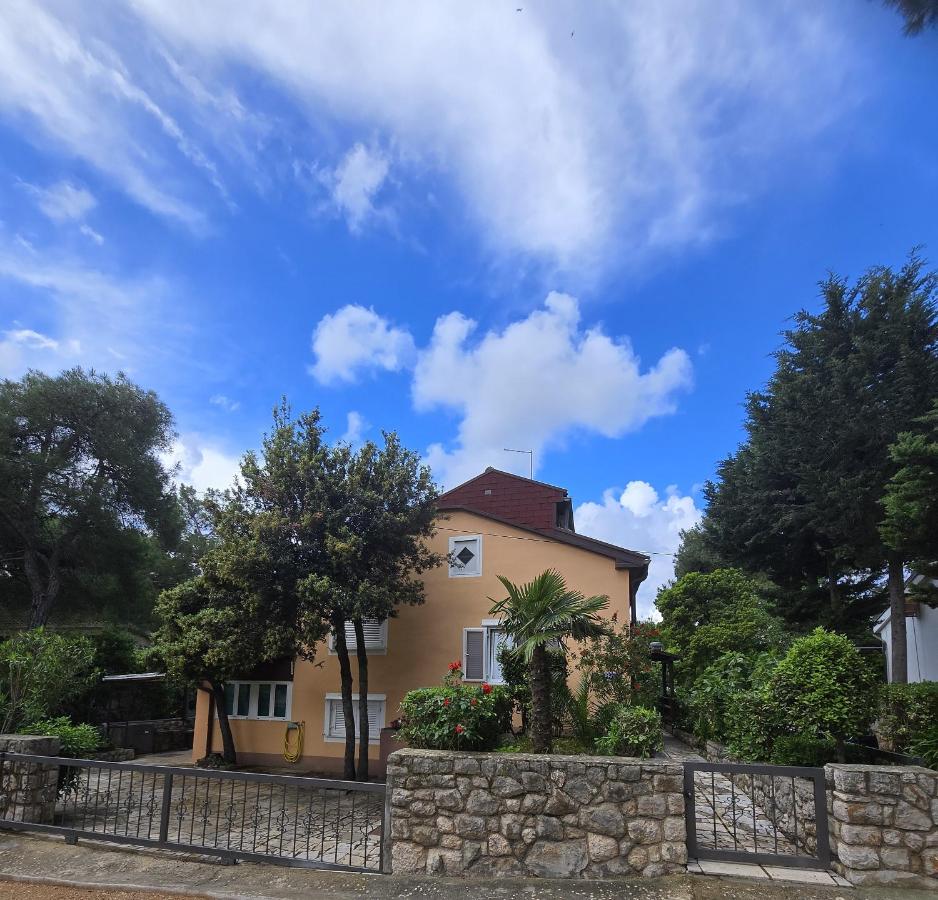 Family House Artatore - Chambres d'hôtes Mali Lošinj