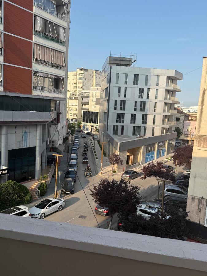 Modern City Centre Apartment - Ferienwohnung Durrës