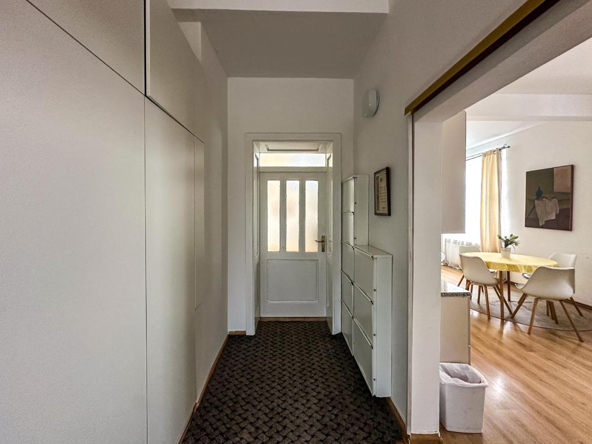 Apartment With Private Parking - Bed and Breakfast Sarajevo