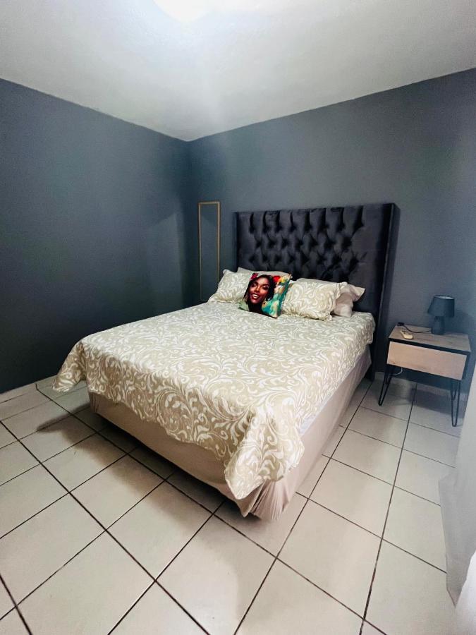 2 Spacious bedroom apartment - Bed and Breakfast Lephalale