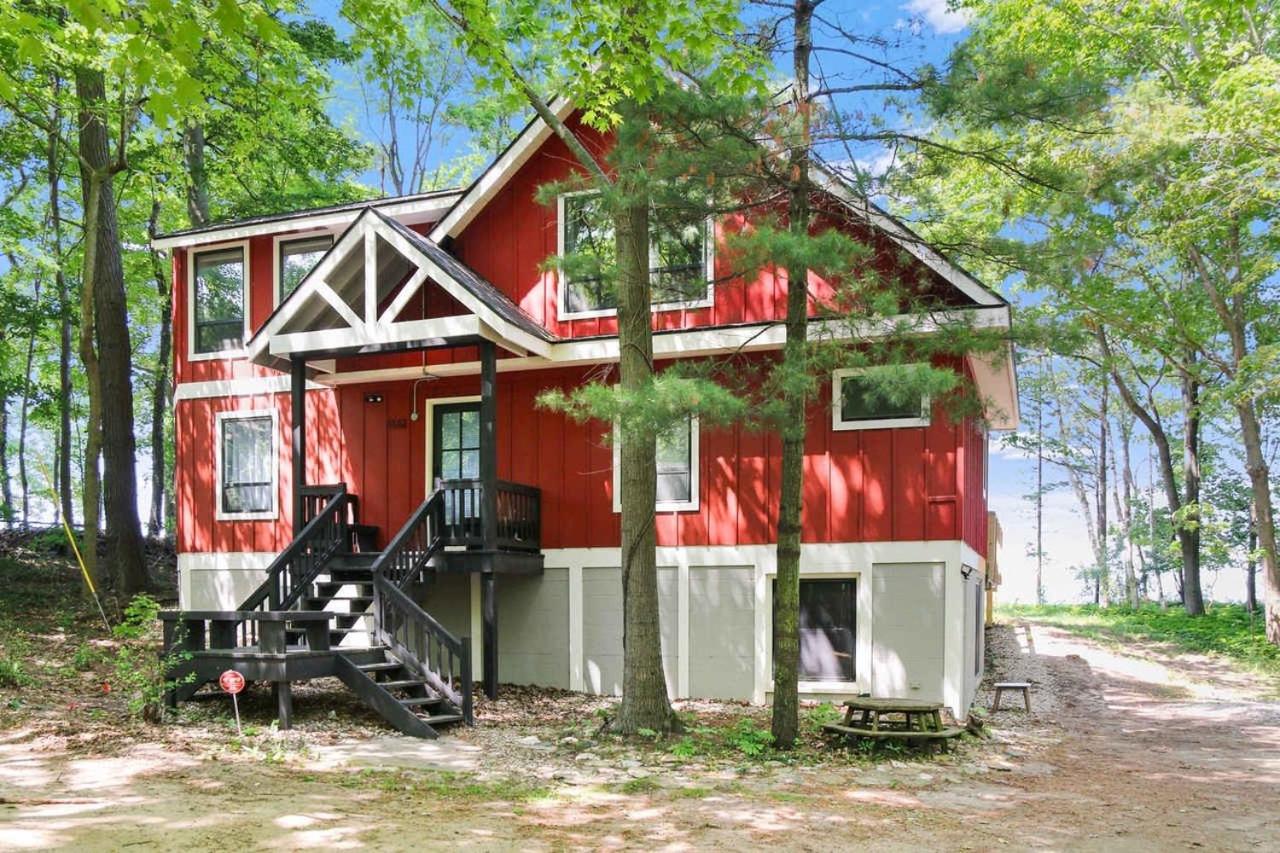 Edgewater Bluffs - Lakefront - Hot Tub - Firepit - Bed and Breakfast Glenn