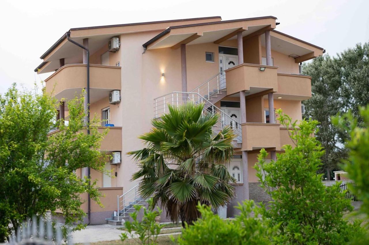 Ajka apartments - B&B Dulcigno