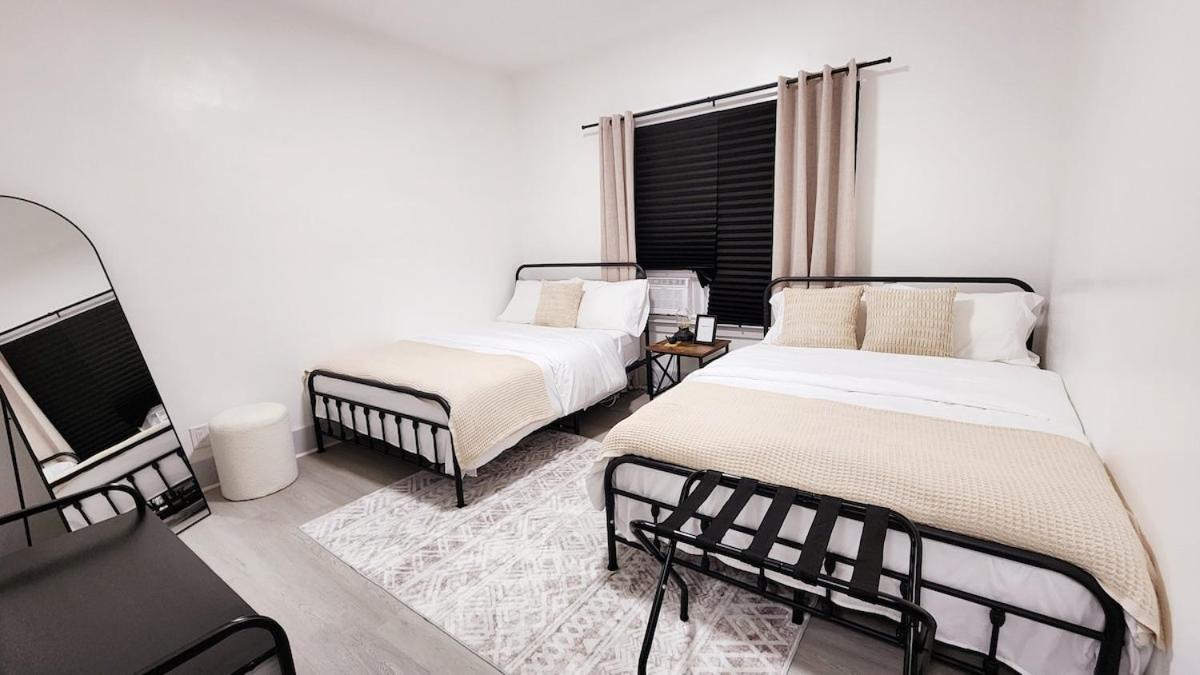 Grand Manor - Big 2 Bedroom - USA Side - B&B