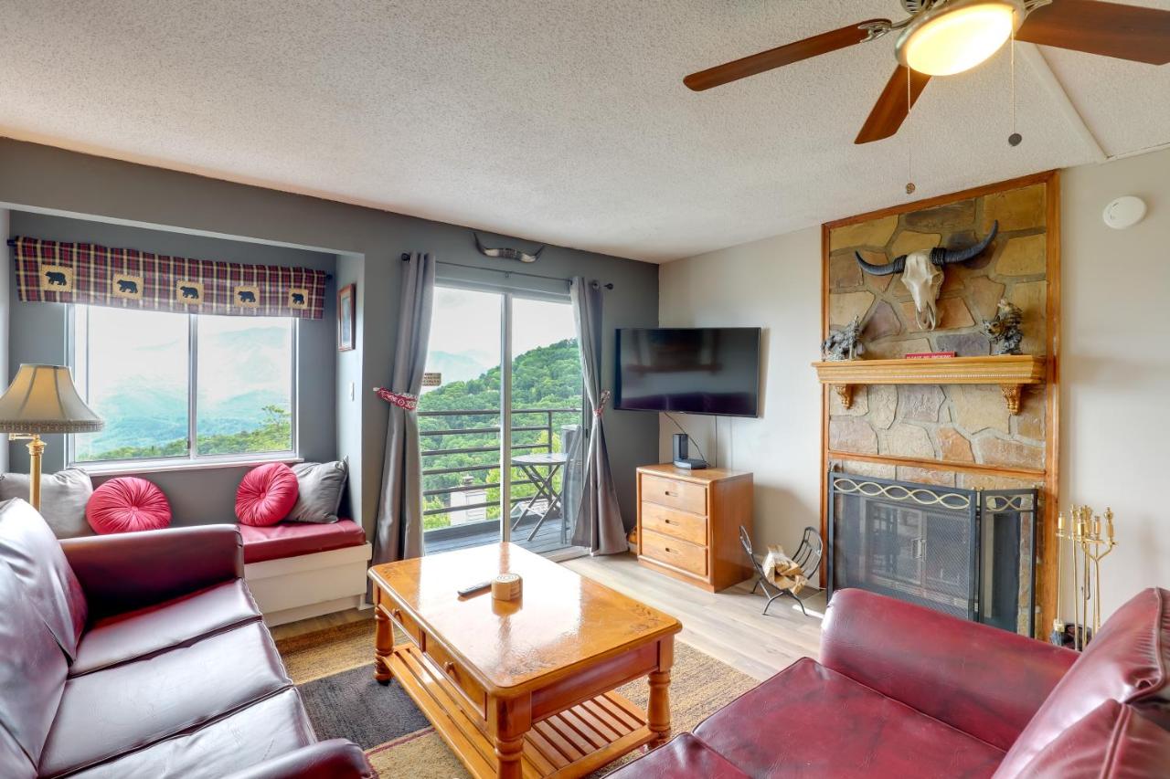 Smokies Condo 3 Mi to Natl Park and Hot Tub Access