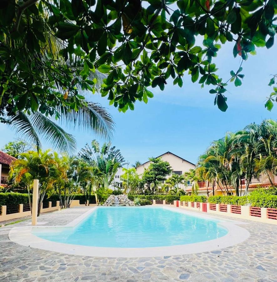 Villa with Pool by the Sea - B&B
