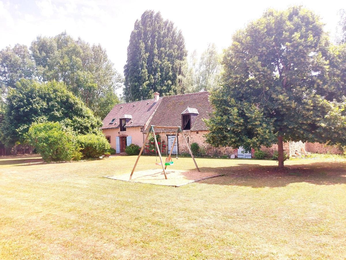 Gîte chaleureux dans un ancien corps de ferme avec wifi, cheminée et grand jardin à Châteaudun - FR-1-581-71 - B&B Châteaudun