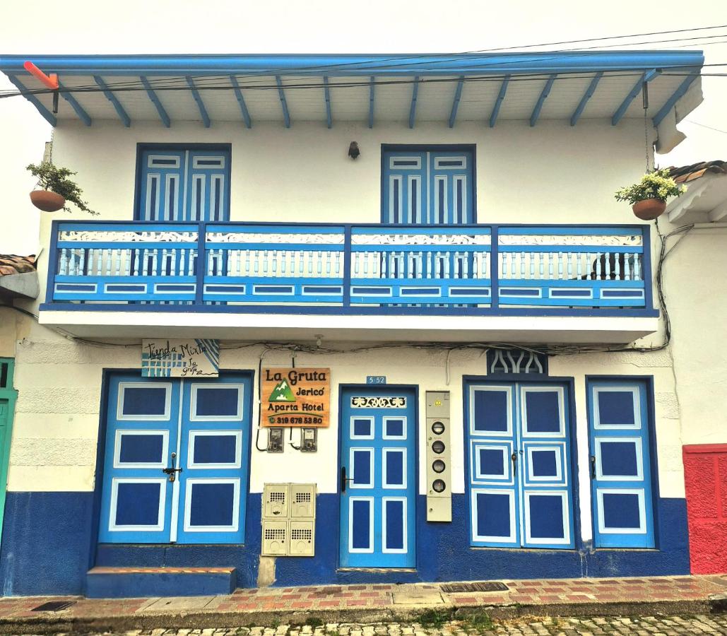 aparta hotel La Gruta Jericó, apartamento con balcón - B&B Jericó