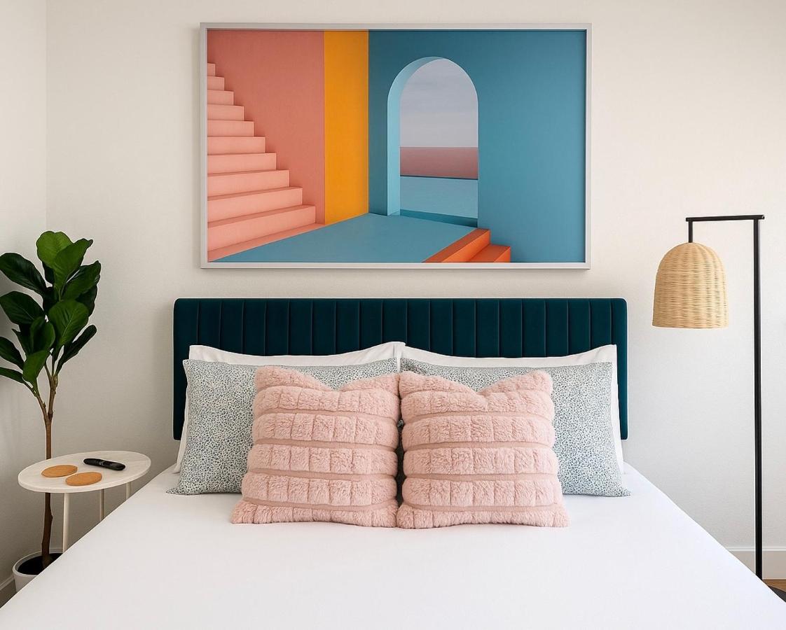 Habitación con cama grande