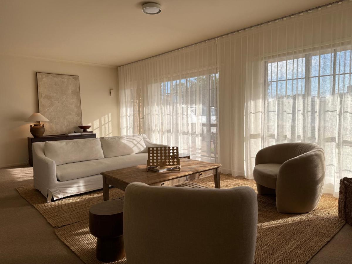 Interior Stylist's Country Unit - B&B Nhill