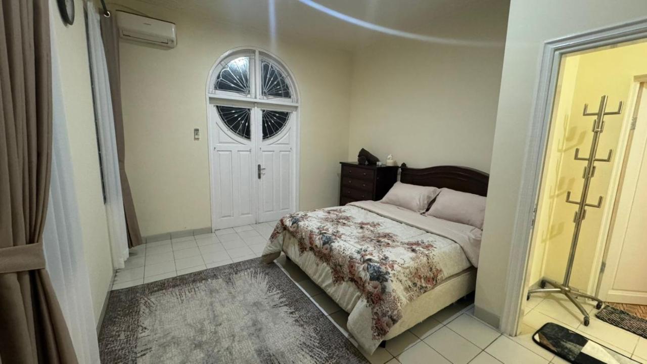 Puncak azoul villa - B&B Cinengah Girang