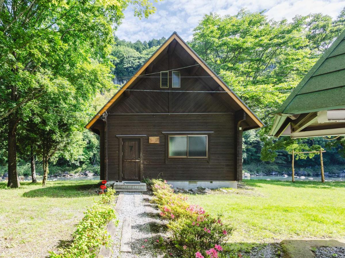 Log House with Private Bathroom
