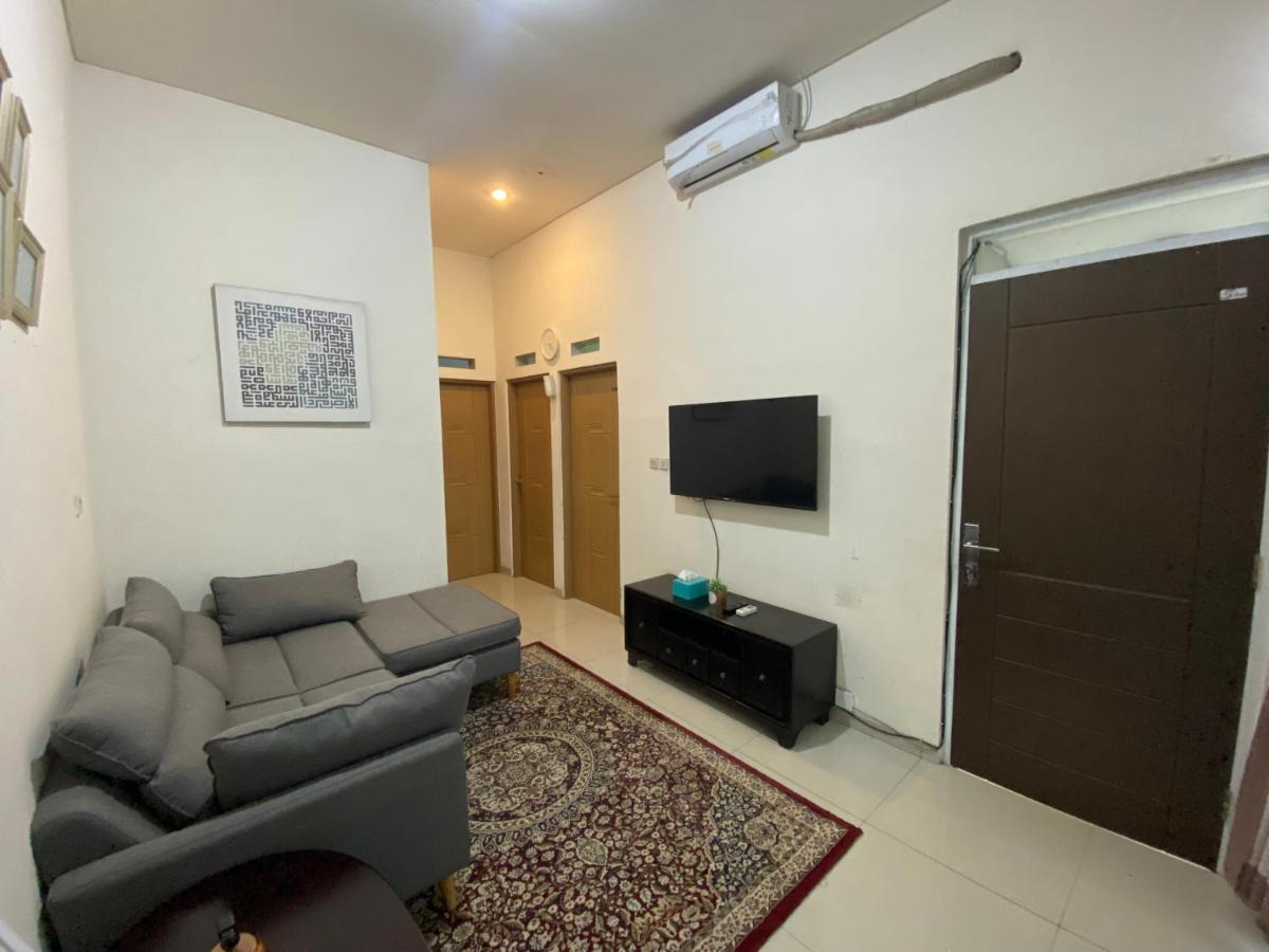 Alayam Villa Padalarang near whoosh, wahoo waterworld & ikea - Chambres d’hôtes Padalarang