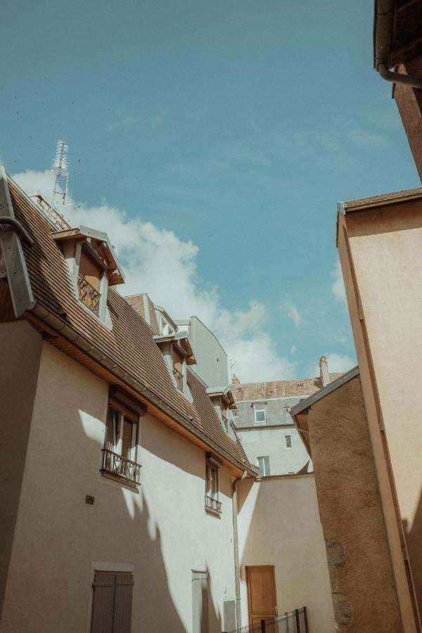 Victor Hugo - B&B Besanzone