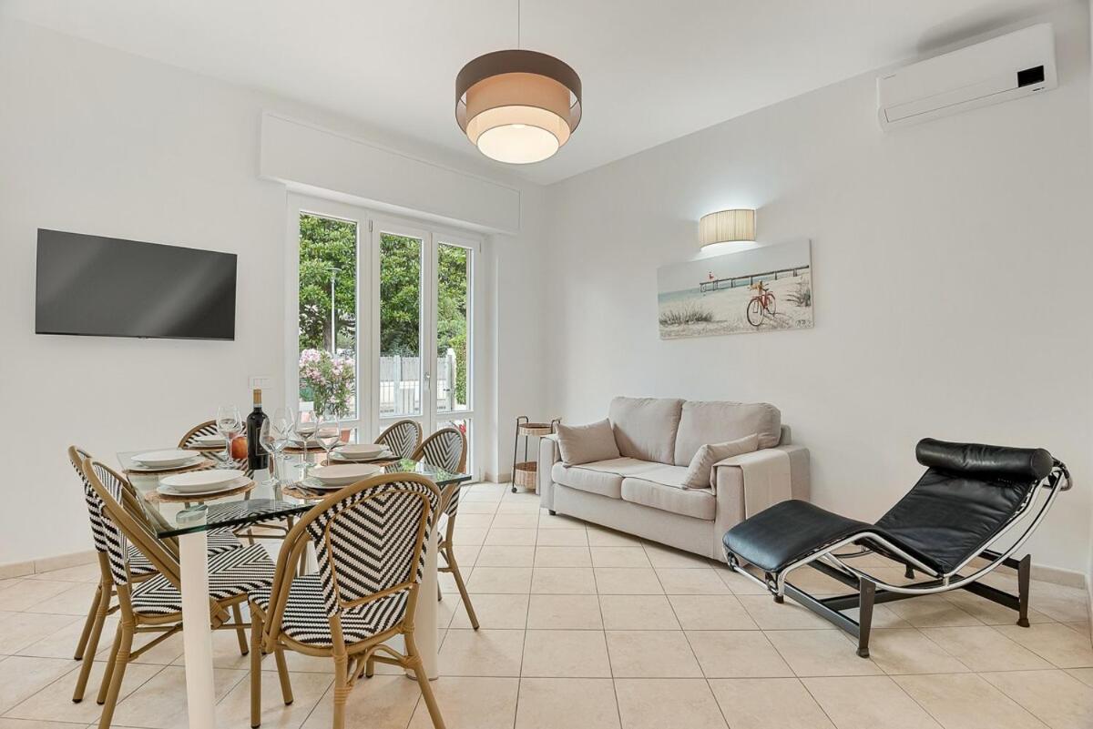 GOLDEN LUXE - Sunset by the Sea - B&B Lido di Camaiore