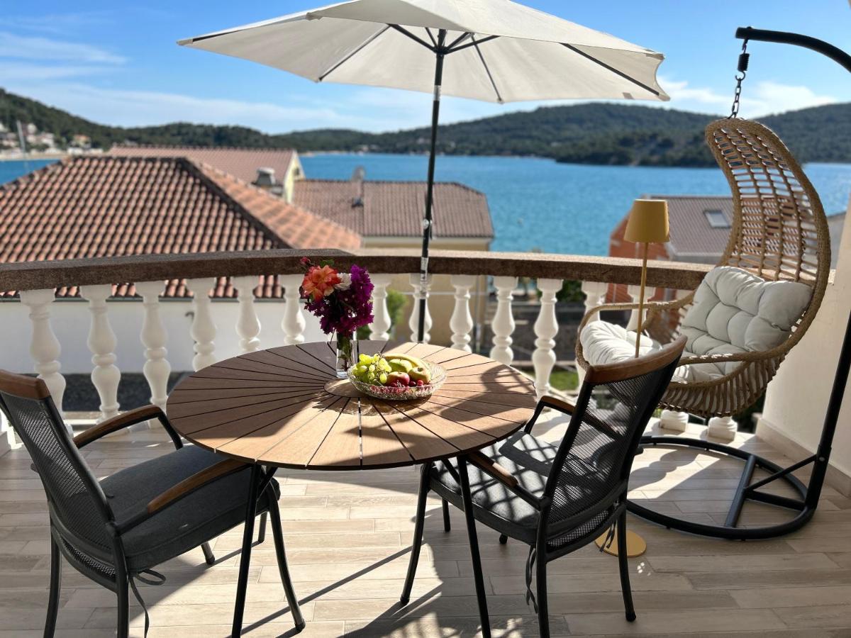 Rooms Perina Tisno - B&B